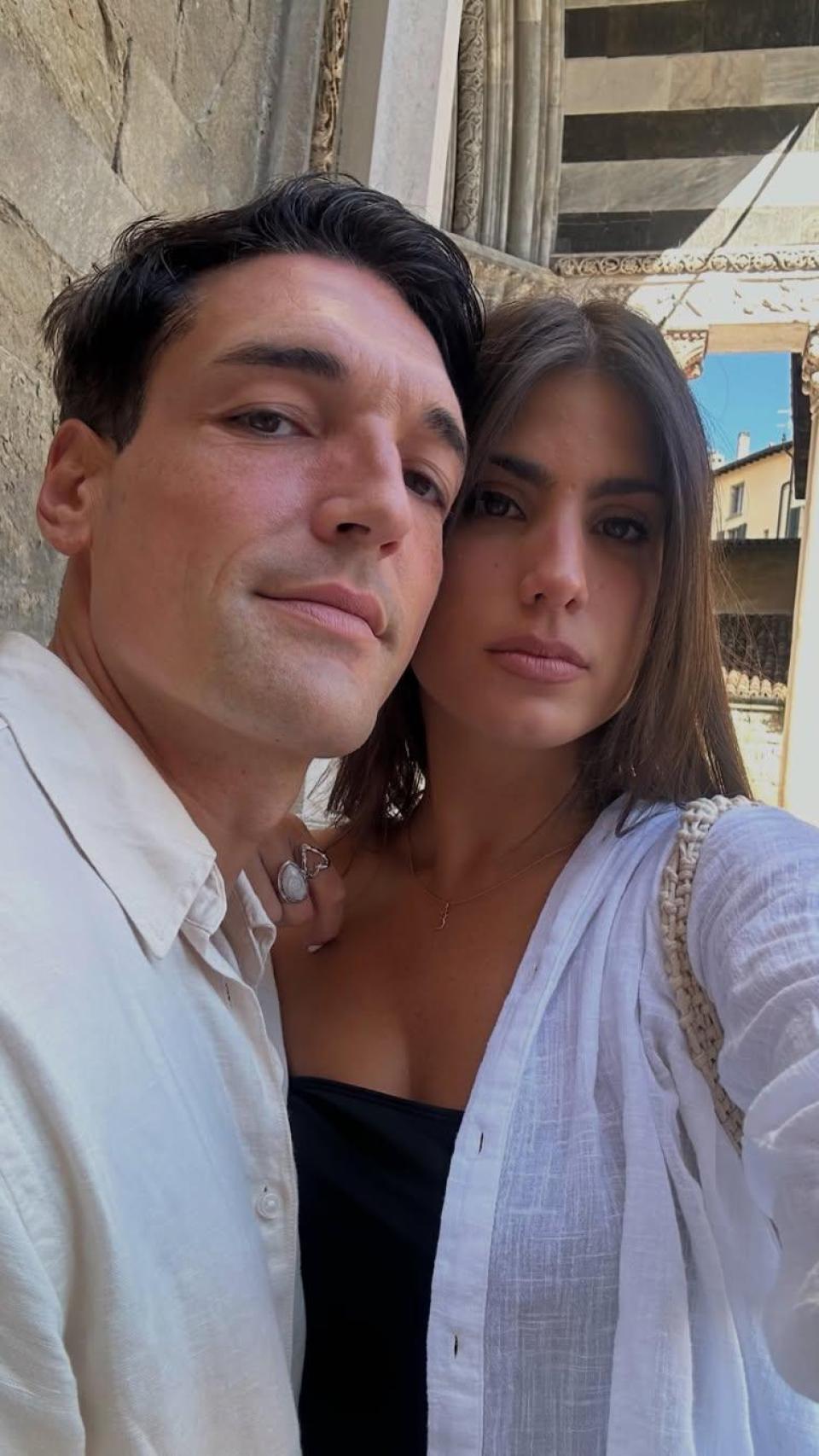 La influencer Elena Fermo, junto a su pareja, en las redes sociales.