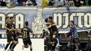 Los jugadores del Málaga CF celebran un gol contra Las Palmas en La Rosaleda.