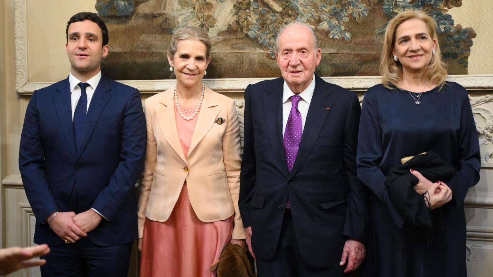 La Asamblea Nacional francesa ha querido reconocer al Emérito con el Premio Especial del Libro Político por sus memorias 'Reconciliación'.