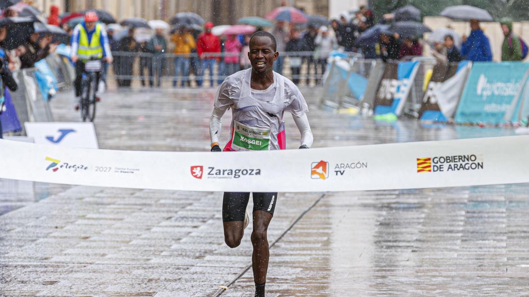 El keniano Micah Kiptoo gana la Maratón de Zaragoza