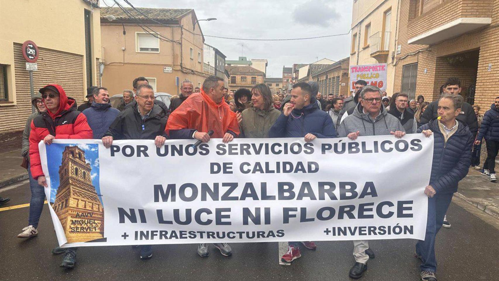 Manifestación de los vecinos de Monzalbarba