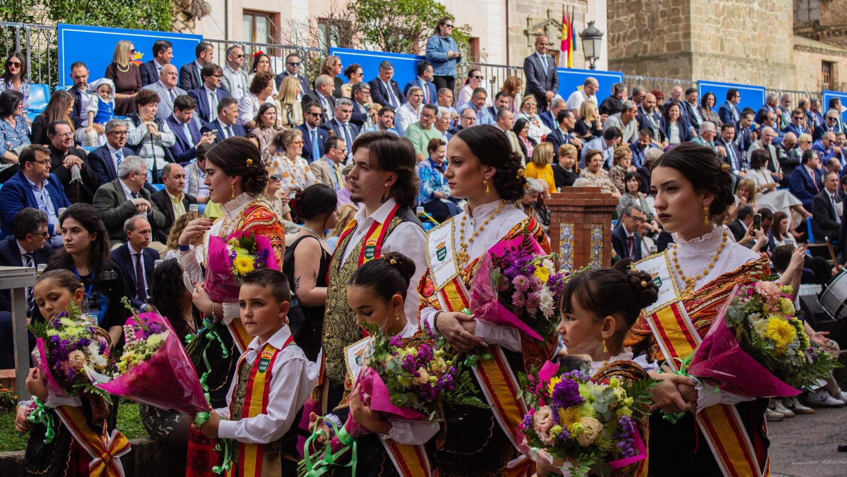 Las Mondas 2026 de Talavera en imágenes: 5.000 participantes, nuevas carrozas y hasta una embajada de China