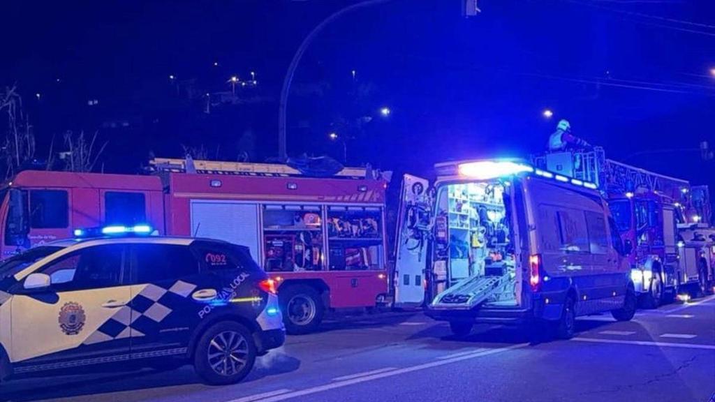 Operativo de rescate del hombre que se cayó por un terraplén en Vigo.