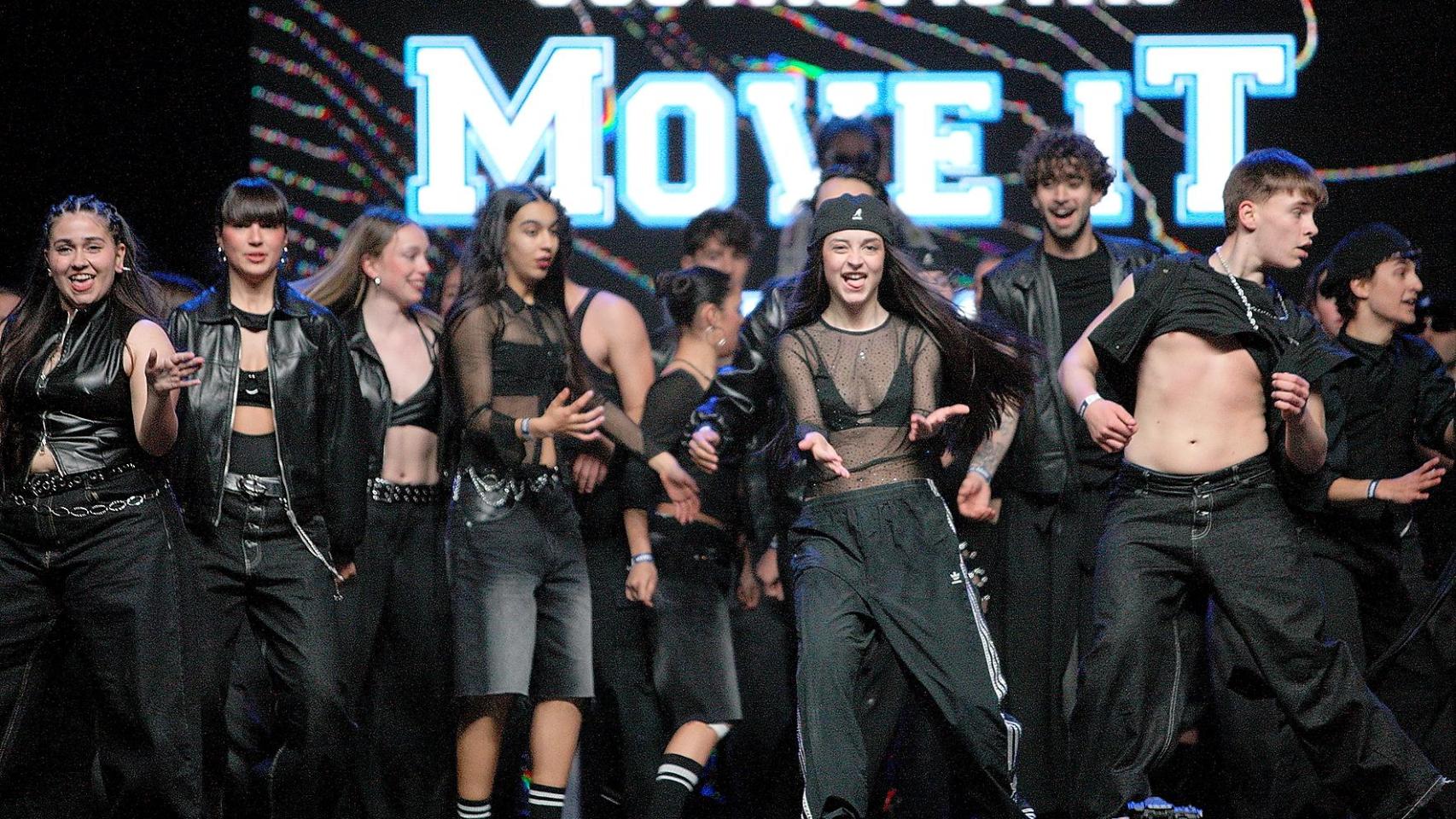 Bailarines actuando en Move it Vigo.