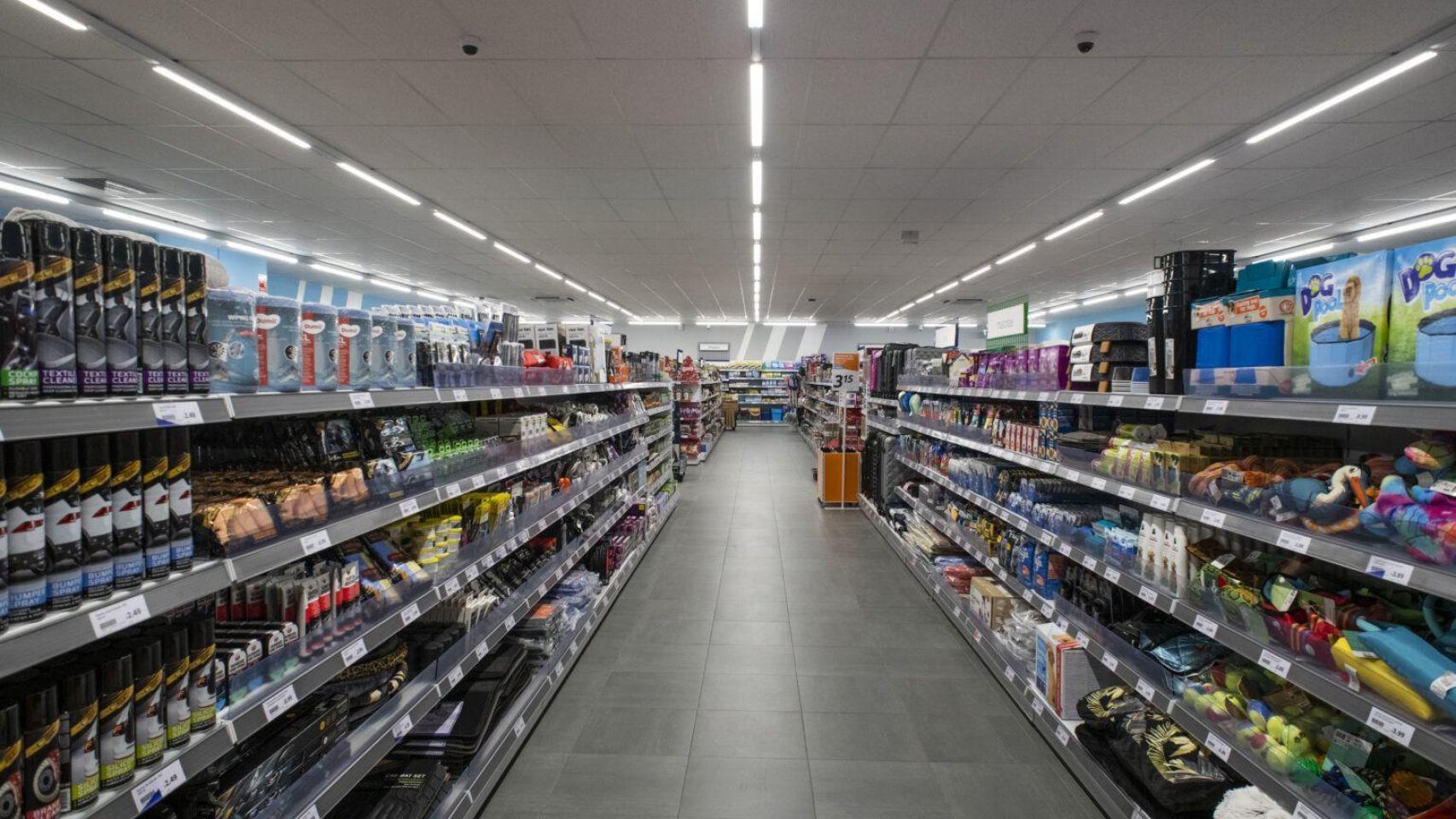El interior de una tienda de Action.