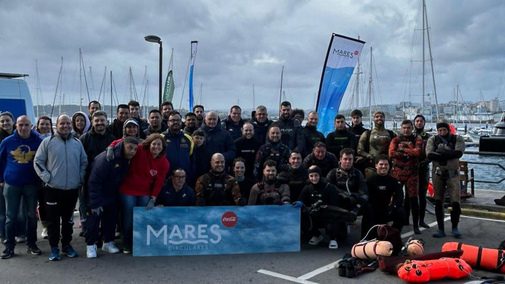 Mares Circulares de Coca-Cola recoge en el Puerto de A Coruña más de media tonelada de basura