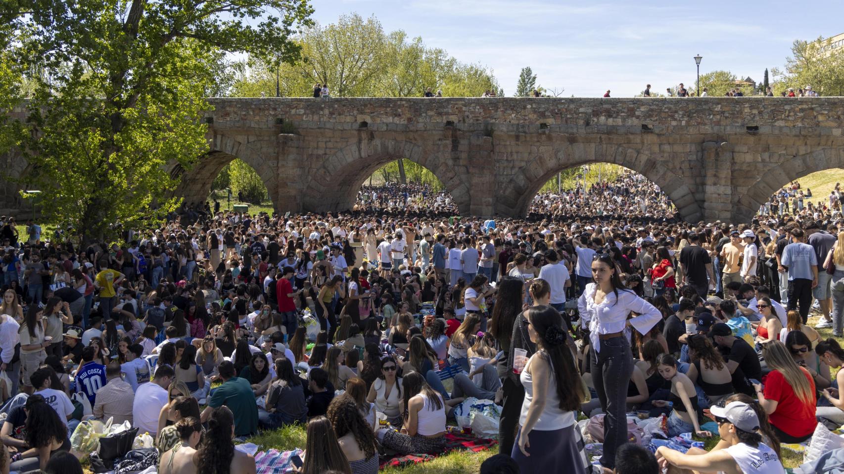 Los salmantinos salen al campo para celebrar el Lunes de Aguas.