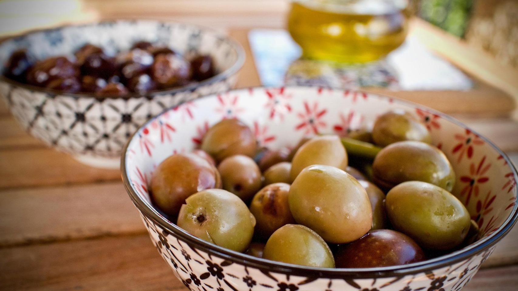 Unas aceitunas rellenas.