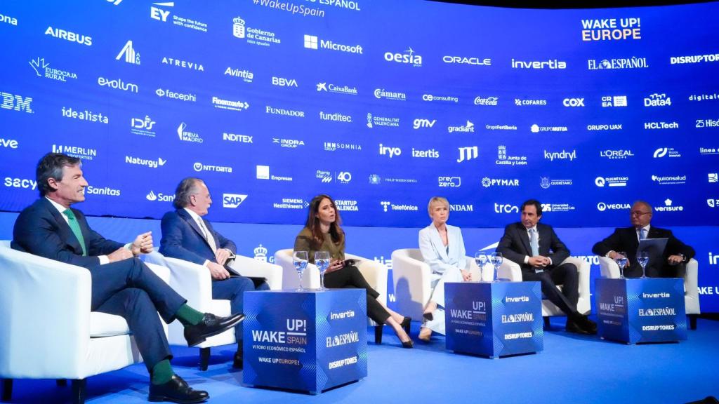 Imagen de la mesa redonda 'Crecimiento, cohesión e incertidumbre', en la apertura del Wake Up, Spain! Wake Up, Europe! 'Crecimiento, cohesión e incertidumbre'.