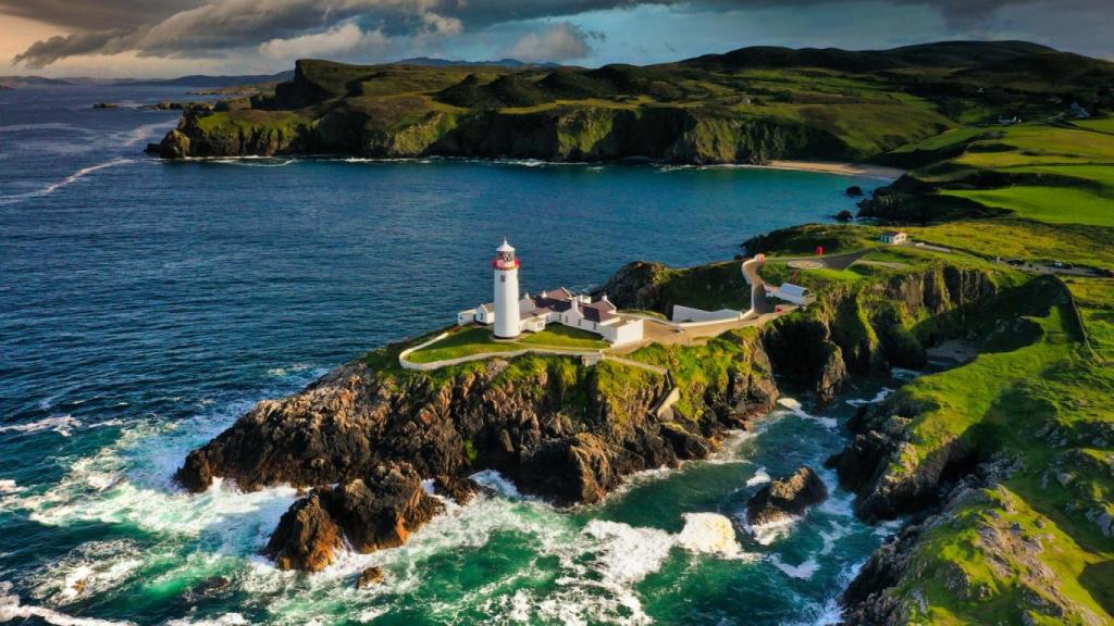 Paisaje con acantilados en Irlanda.