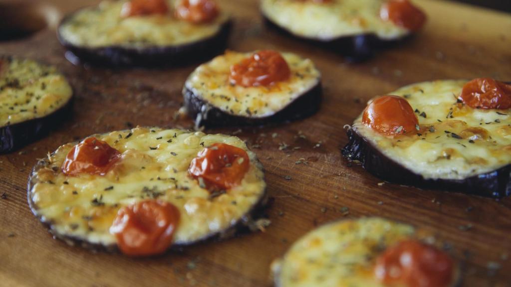 Minipizzas de berenjena.