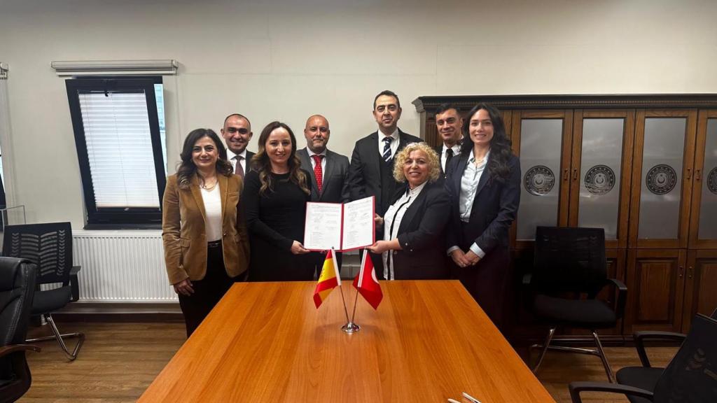 Firma del contrato del sostenimiento entre Navantia y las autoridades turcas