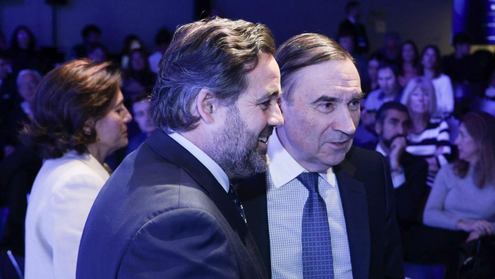 Paco Núñez, presidente del PP de Castilla-La Mancha, y Pedro J. Ramírez, presidente ejecutivo y director de EL ESPAÑOL.
