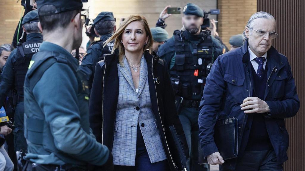 Salomé Pradas a su llegada al juzgado de Catarroja. Rober Solsona / EP