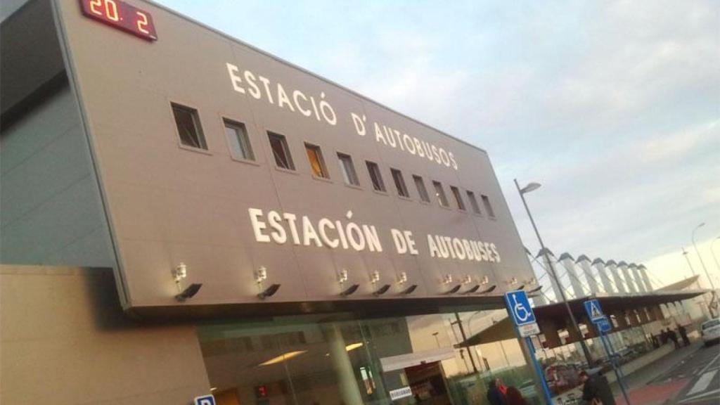 Fachada de la Estación de Autobuses provisional de Alicante.