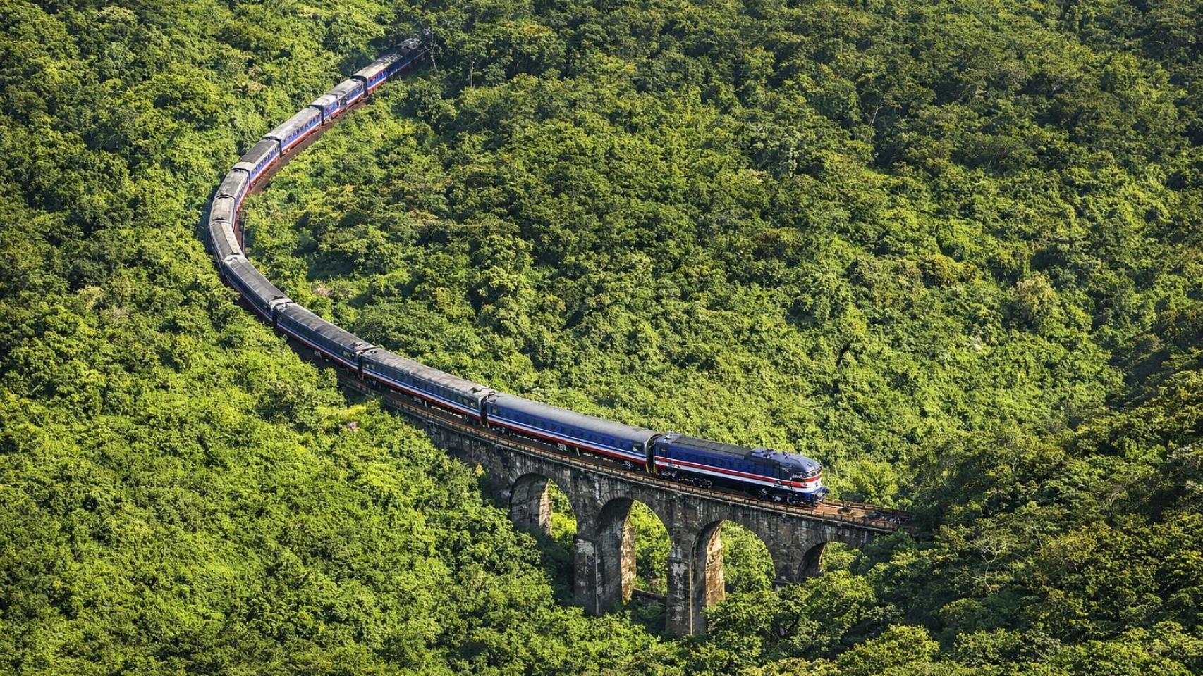 El viaje en tren atraviesa países como Vietnam o Malasia.