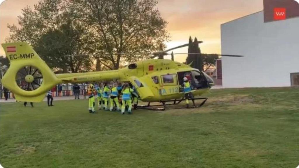 El helicóptero del 112 en el que fue evacuado David, el pasado jueves, al Hospital 12 de Octubre donde falleció.