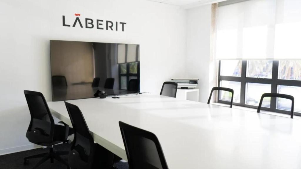 Sala de reuniones de Lãberit. EE
