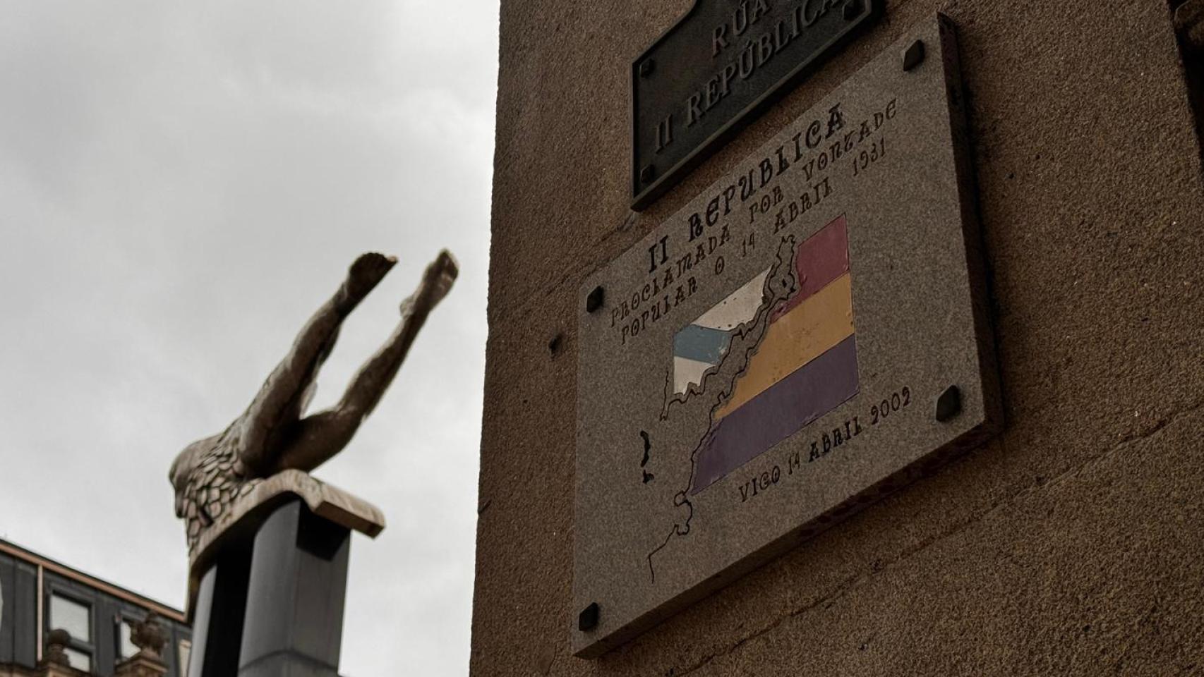 Vigo, la primera ciudad en izar la bandera republicana de España