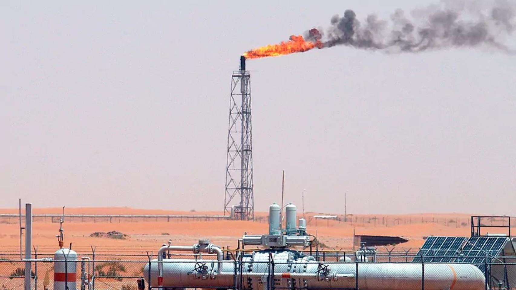 Imagen de archivo del campo petrolífero de Khurais, cercano a la capital de Arabia Saudí, Riad.