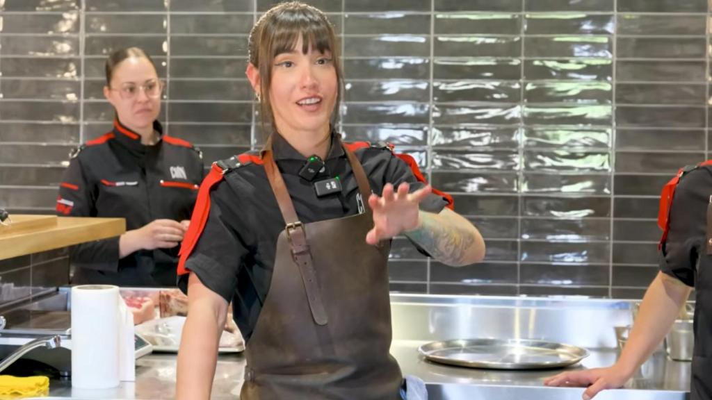 La chef Anai Meléndez junto a su pequeño equipo en Caín