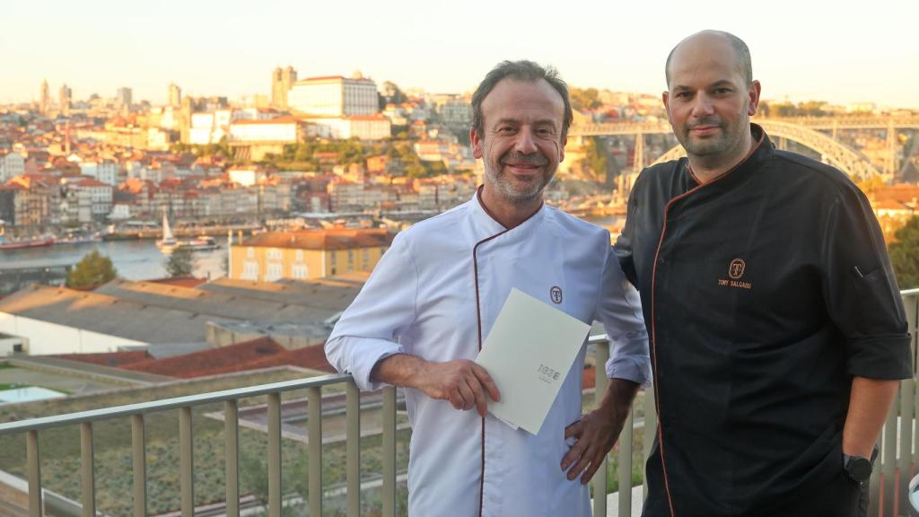 El chef Nacho Manzano junto al chef Tony Salgado.