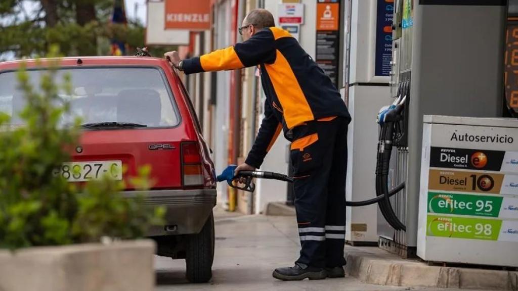 Una gasolinera en el centro de Teruel.
