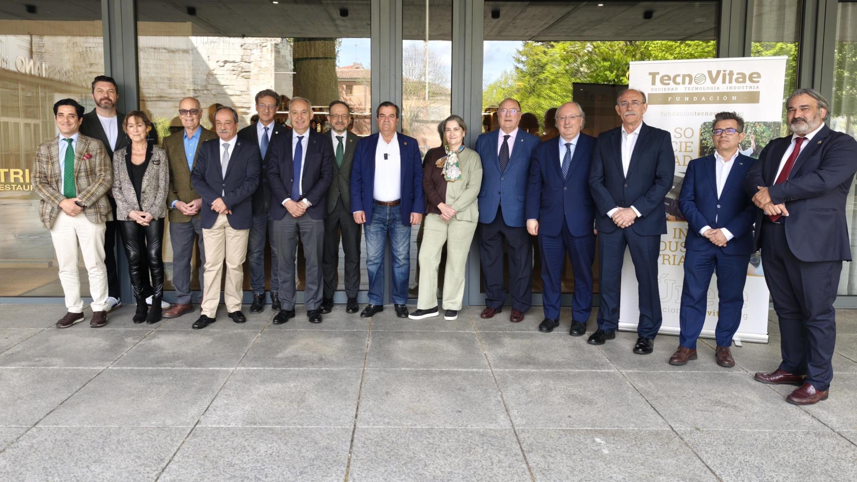 Reunión del patronato en el restaurante El Trigo en Valladolid