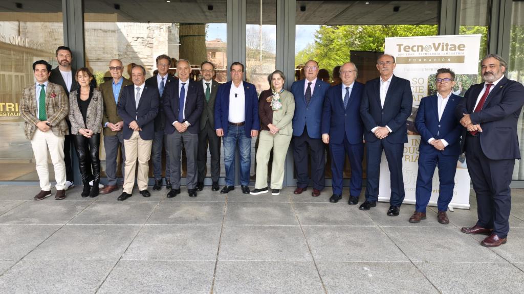 Reunión del patronato en el restaurante El Trigo en Valladolid