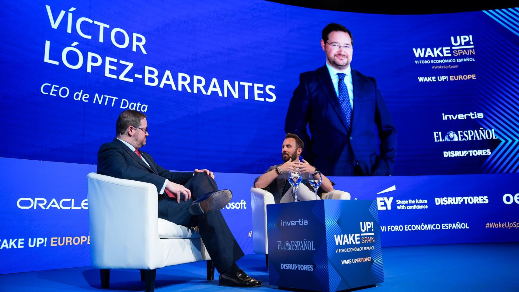 Víctor López-Barrantes, CEO de NTT Data, durante su conversación con Alberto Iglesias, subdirector de Disruptores; en la segunda jornada del Wake Up, Spain! Wake Up, Europe! 'Crecimiento, cohesión e incertidumbre'.