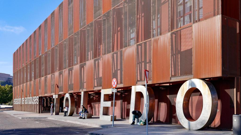 Acceso principal a la estación de autobuses de Toledo.