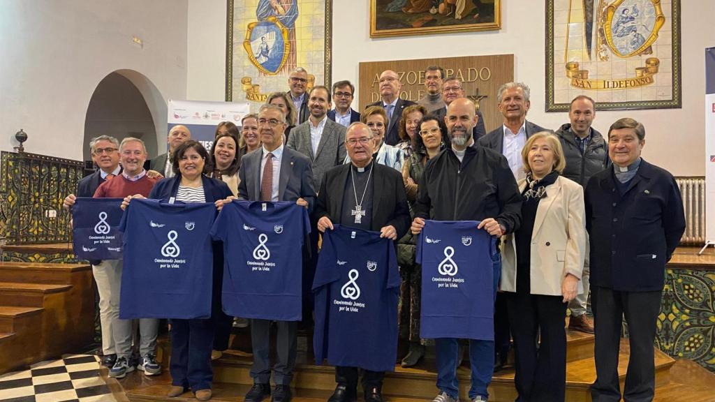 El arzobispo de Toledo, Francisco Cerro, ha participado en la presentación del evento.