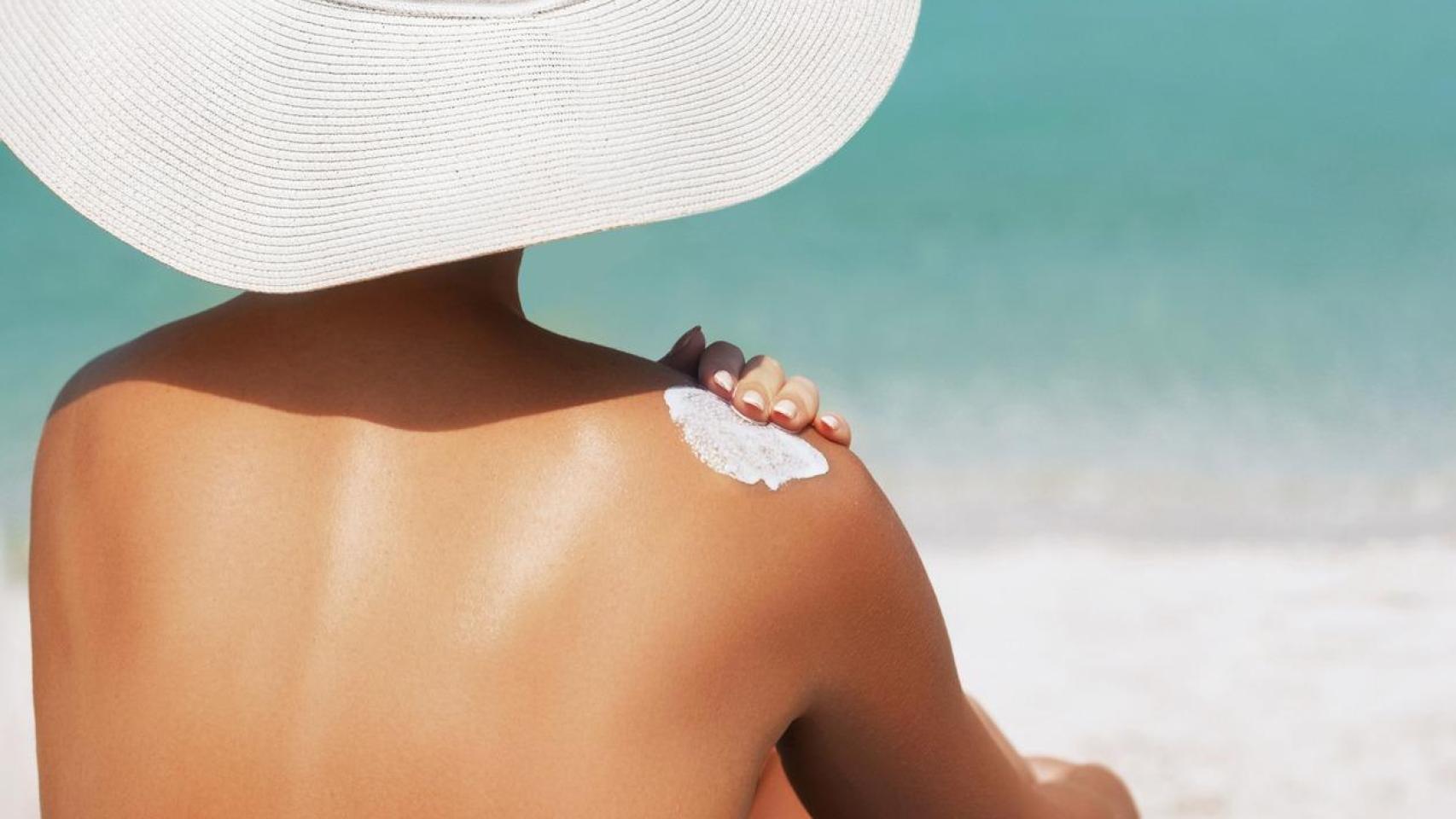 Cuando las temperaturas suben, el cuerpo pide protección.