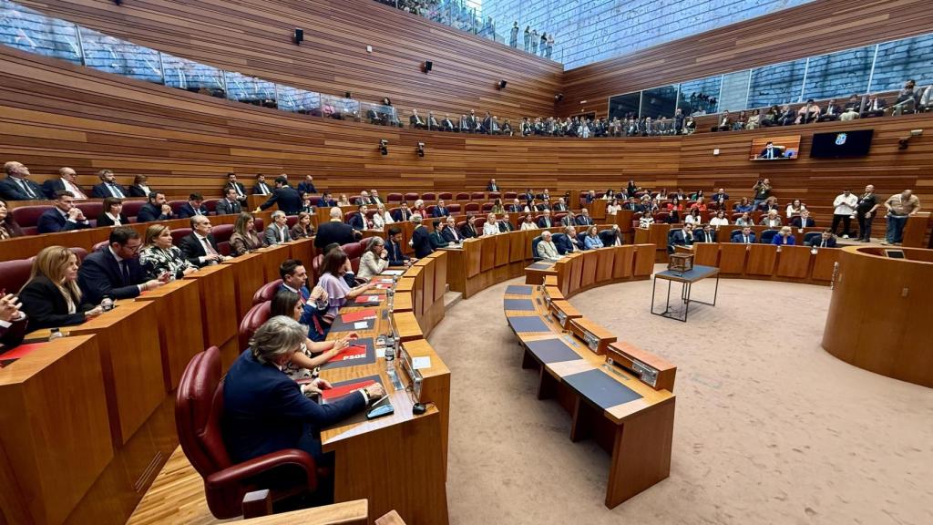 La sesión constitutiva de la XII Legislatura en las Cortes de Castilla y León, este martes