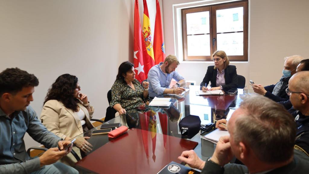 El Ayuntamiento de Alcalá de Henares ha celebrado esta mañana una reunión del comité de crisis, presidida por la alcaldesa, Judith Piquet.