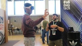 Los asistentes a 'The Wave' han podido probar las novedades de las empresas