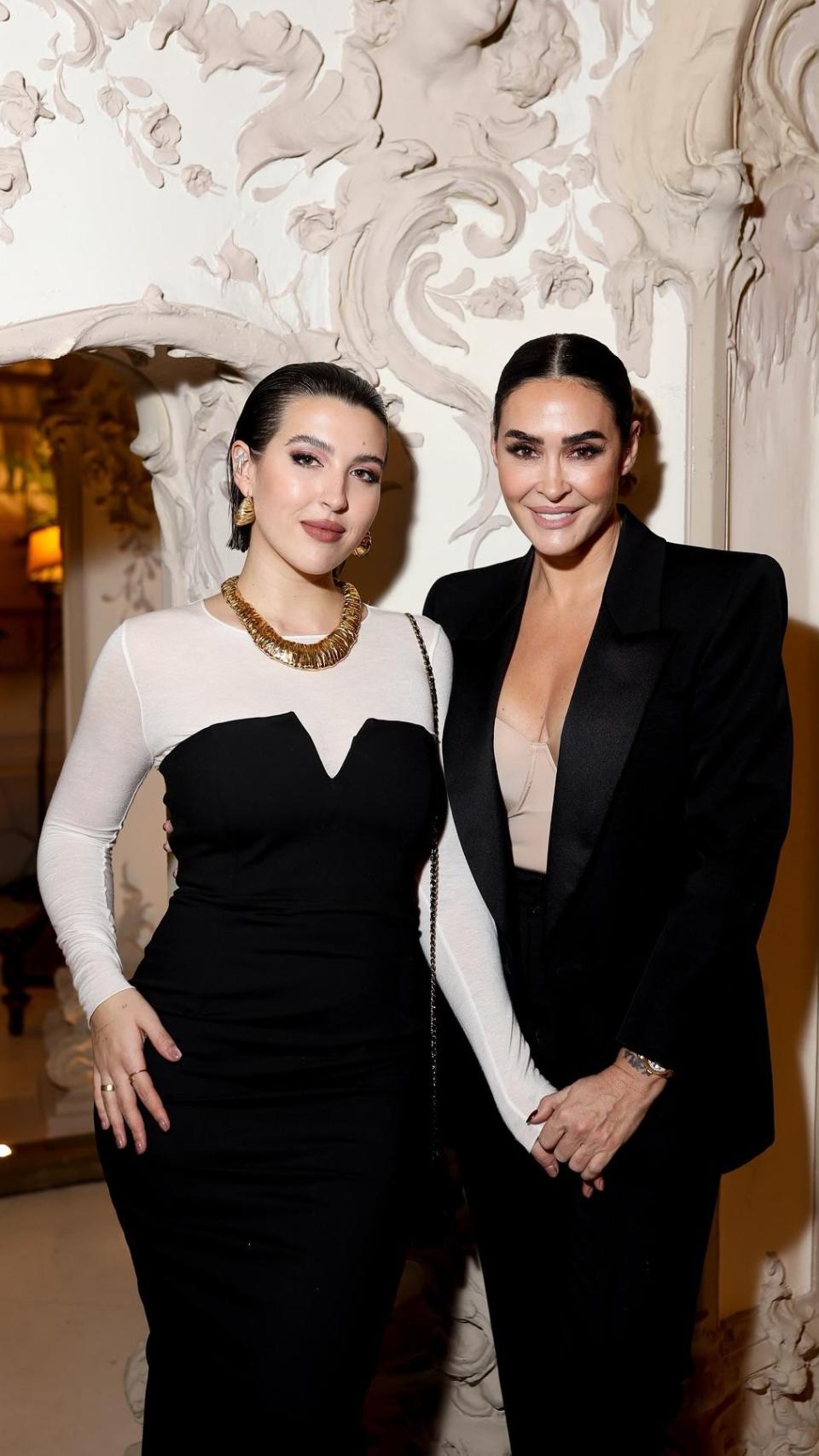 Vicky Martín de Berrocal con su hija Alba.