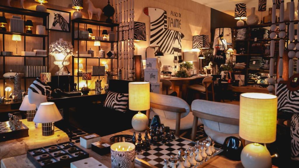 A partir del 14 de abril estará disponible esta colaboración de edición limitada en la tienda de decoración de Guáimaro.