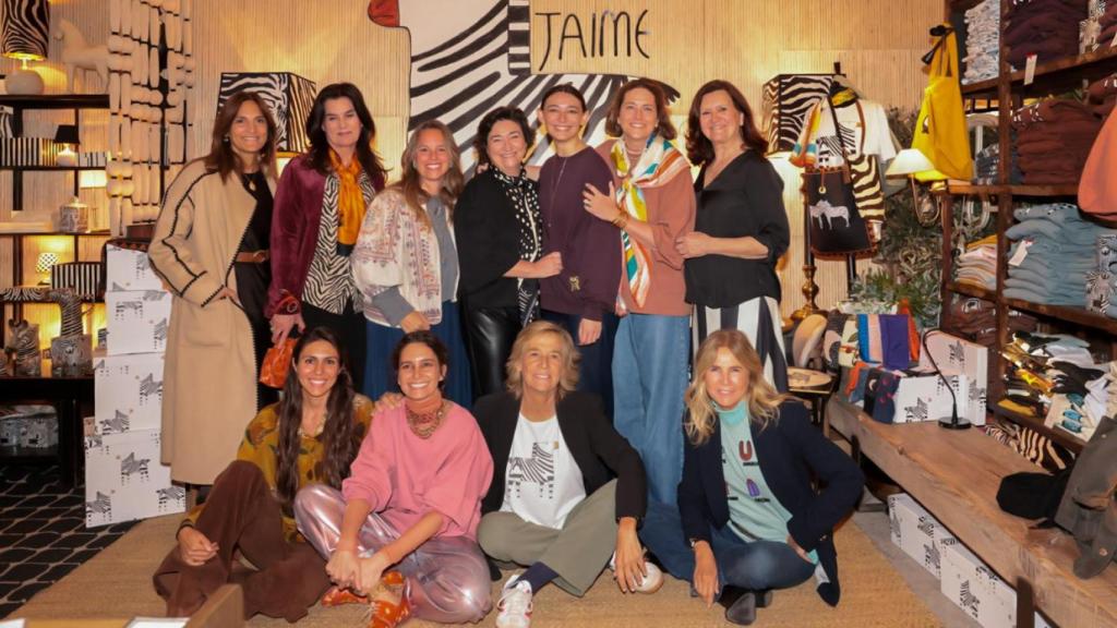 Han formado parte de este homenaje Gena West, Paloma Blanc, Mery Rodríguez y Marta Barroso, junto a la familia de Jaime Martínez Alonso.