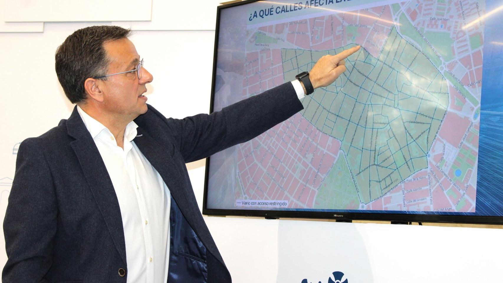 Manuel Serrano, alcalde de Albacete. Foto: Ayuntamiento.