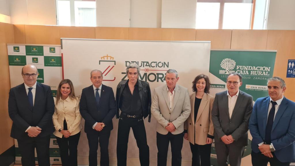 Foto de grupo antes de la Gala de los Premios Talento Emprende 2026.