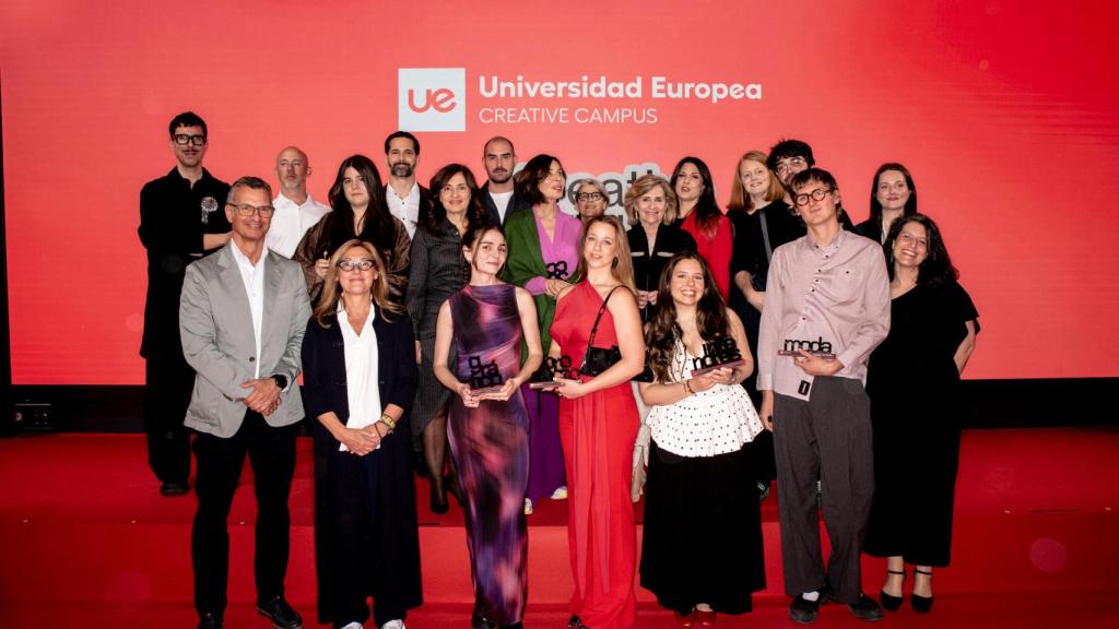 Foto de familia con los premiados durante la segunda edición de los Creative Campus Awards.