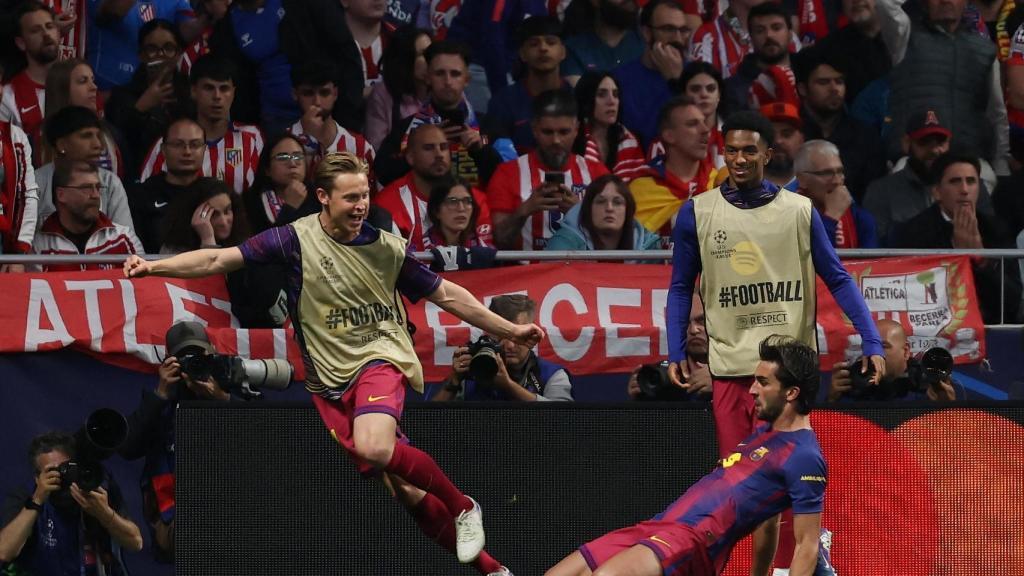 Ferran Torres celebra el gol que posteriormente sería anulado.