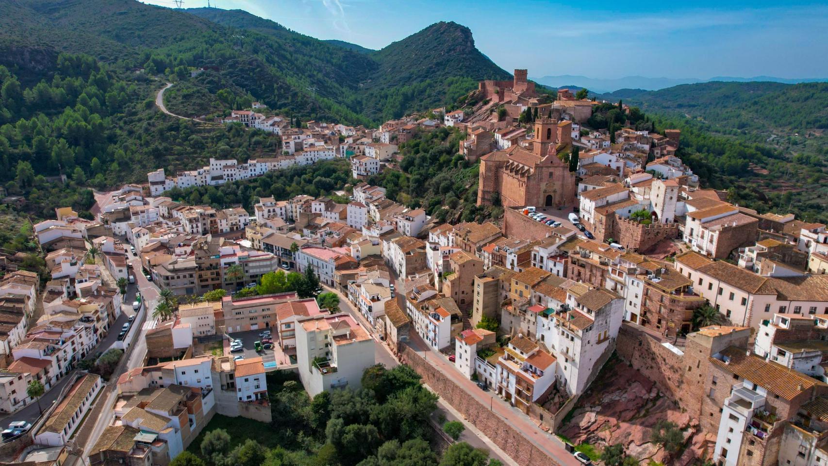 Sobrevuelo aéreo sobre Vilafamés en España
