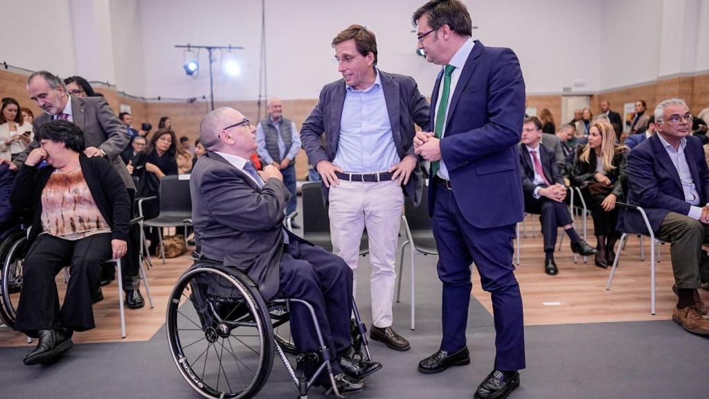El alcalde de Madrid, José Luis Martínez-Almeida, en la presentación del balance del Plan Adapta en 2024.