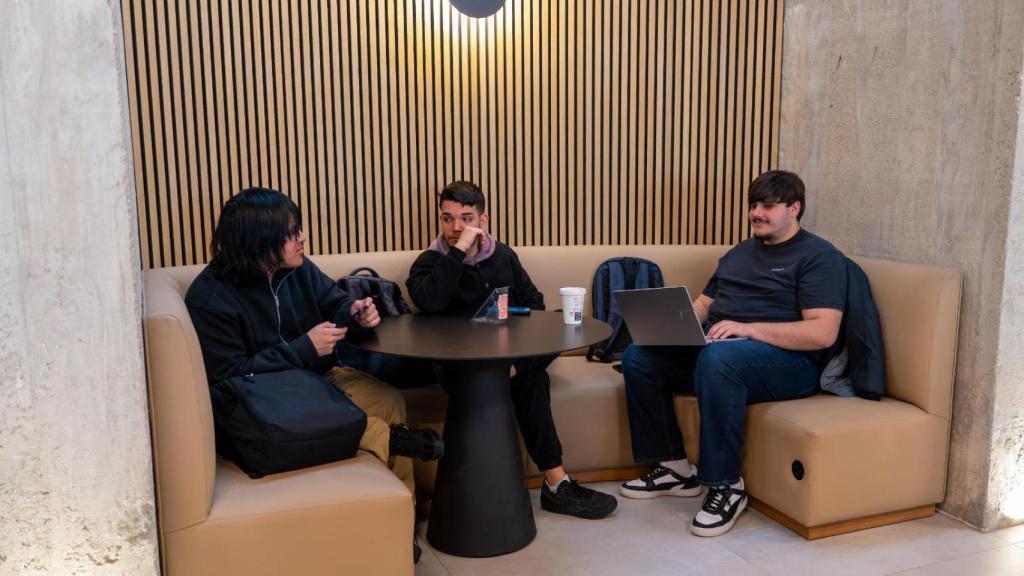 El equipo de Amadeus trabajando en el proyecto.