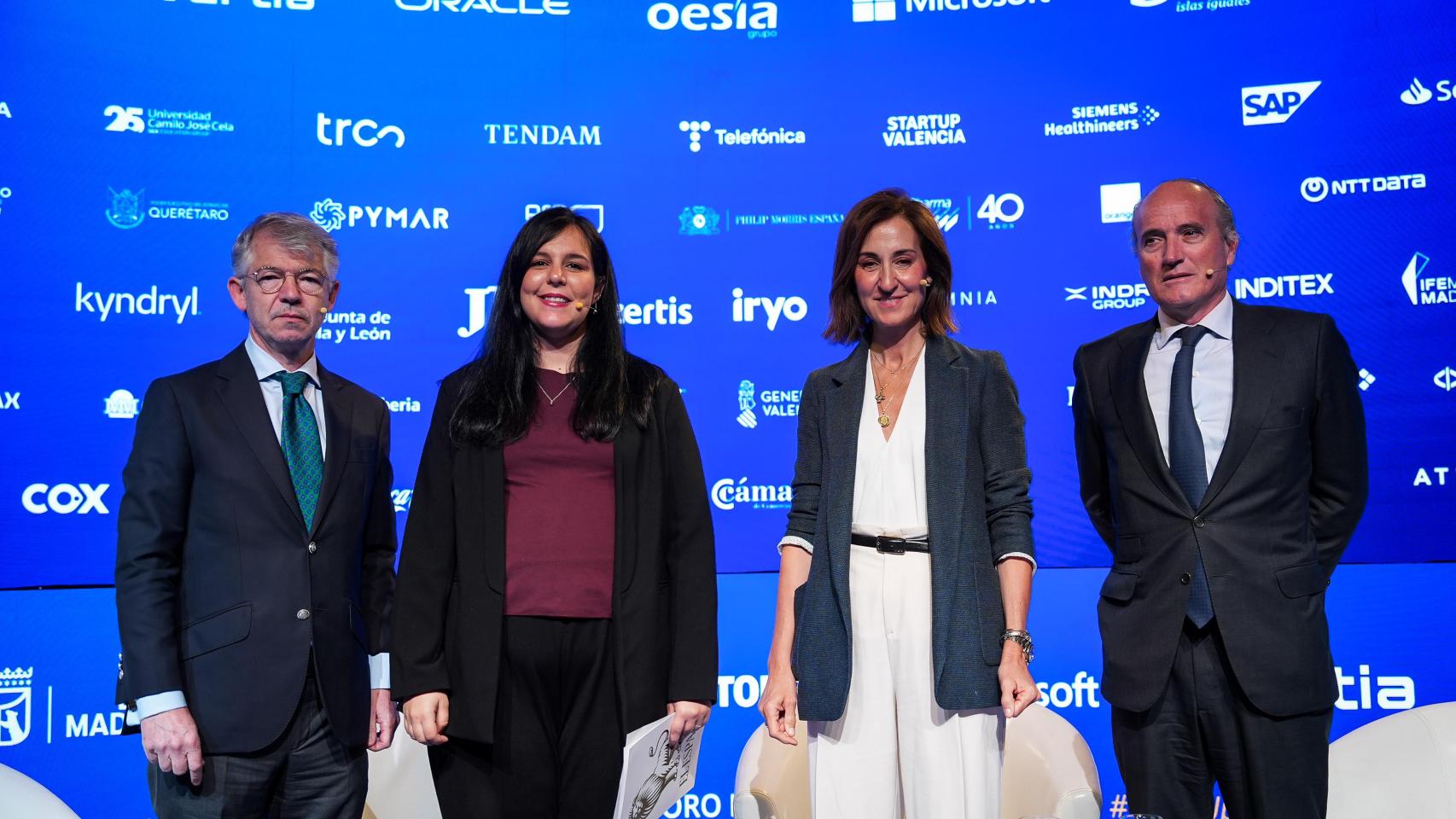 Julián Núñez, presidente de Seopan (Asociación de Empresas Constructoras y Concesionarias de Infraestructuras), Concha Santos, presidenta de ANCI y Alberto Alonso, director financiero y de Estrategia de la Empresa Municipal de Transportes (EMT) de Madrid