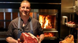 Javi, propietario de la Parrillada Barral.