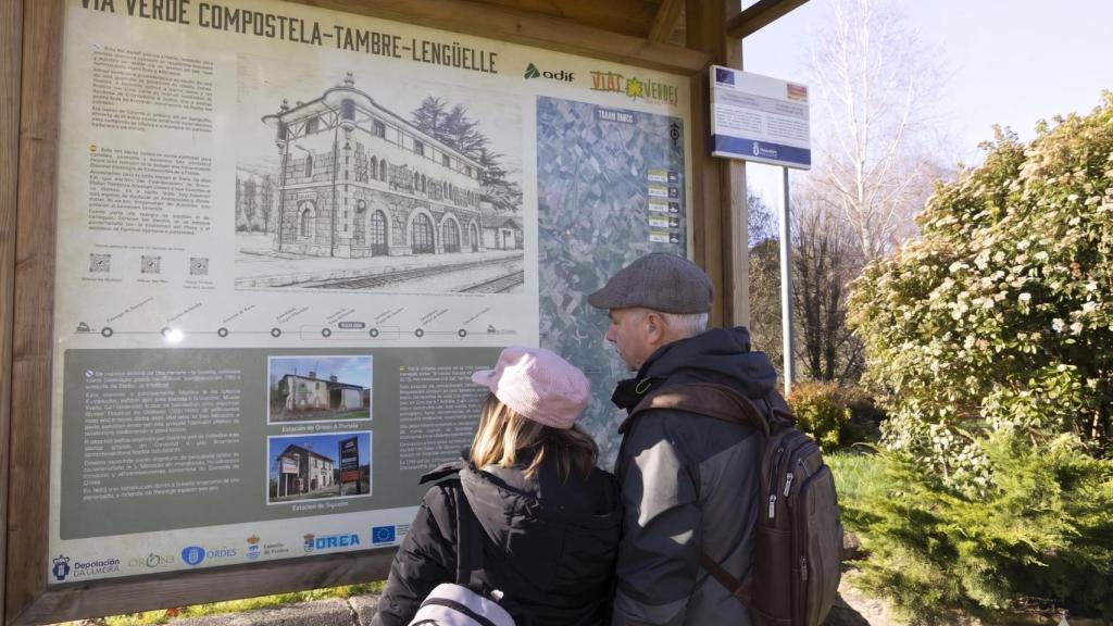 Panel informativo de la Vía Verde Compostela-Tambre-Lengüelle