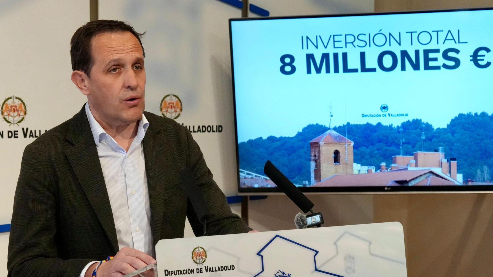 Conrado Íscar durante la presentación del Plan V de la Diputación de Valladolid 2026.